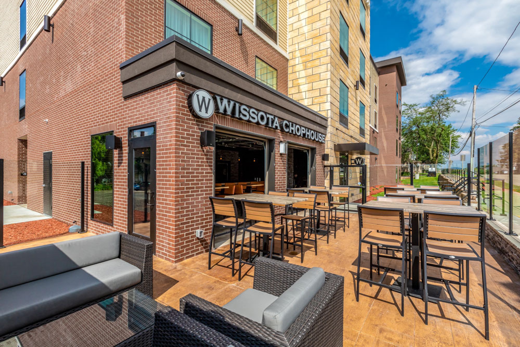 hotels-bridge-view-center-ottumwa-iowa